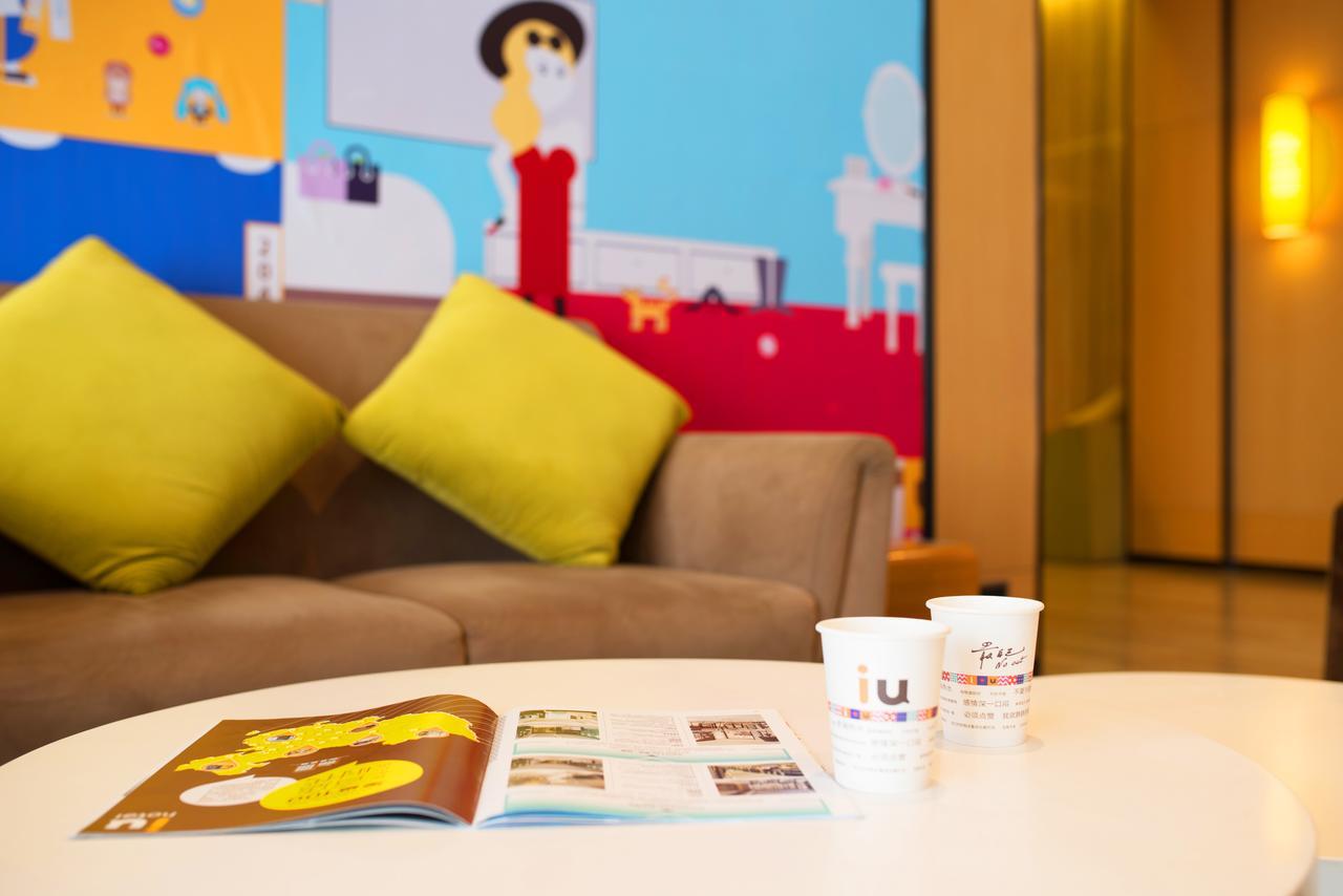 Iu Hotel Guiyang Shibei Road Exteriör bild