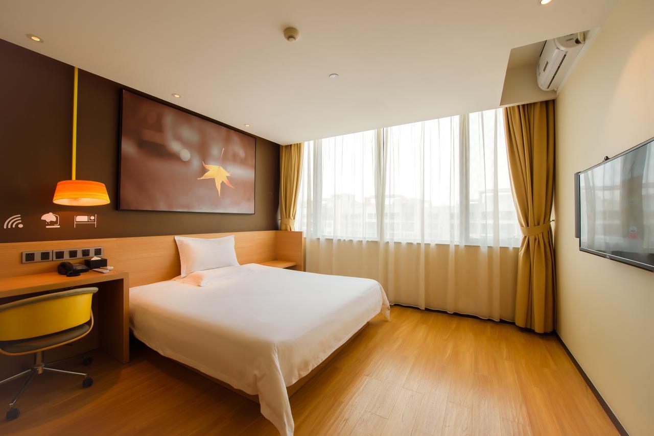 Iu Hotel Guiyang Shibei Road Exteriör bild