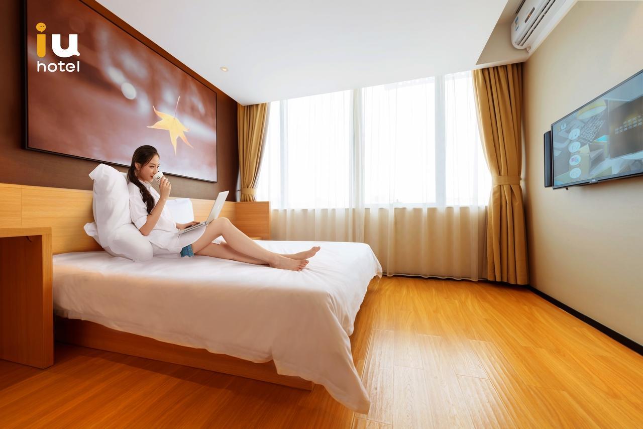 Iu Hotel Guiyang Shibei Road Exteriör bild