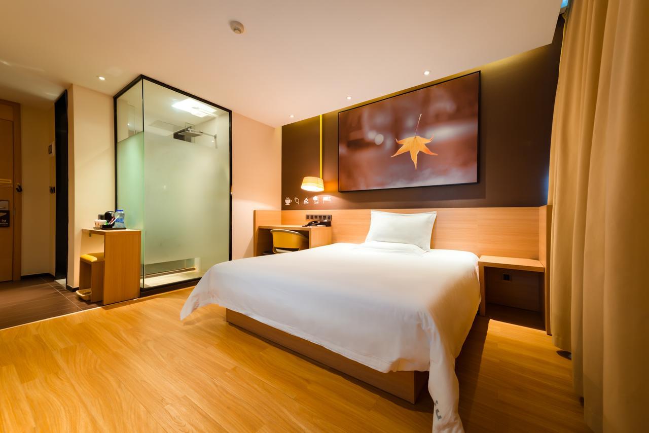 Iu Hotel Guiyang Shibei Road Exteriör bild
